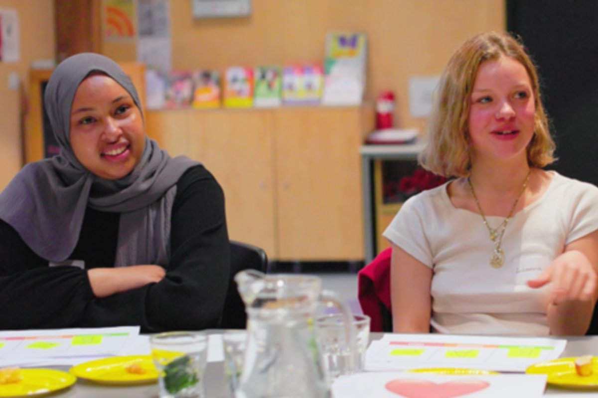 Taste test with young people. Copyright: Rod Main | Recipe for Change
