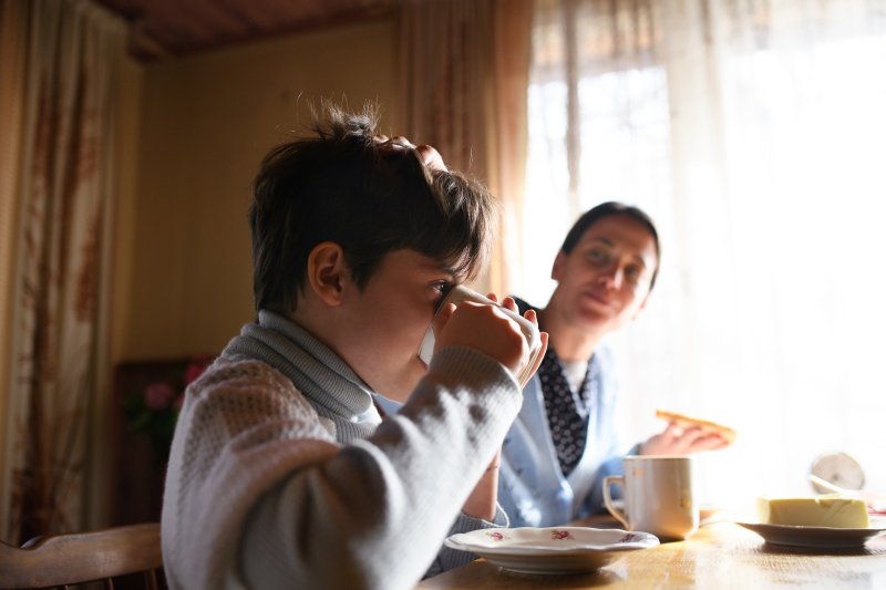 Family eating at home. Copyright: Halfpoint | iStock