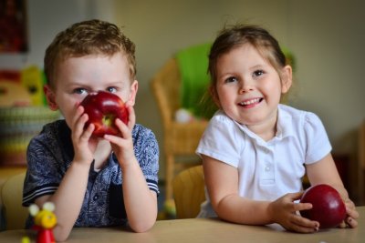 Children with fruit. Credit: Claire Griffiths Photography