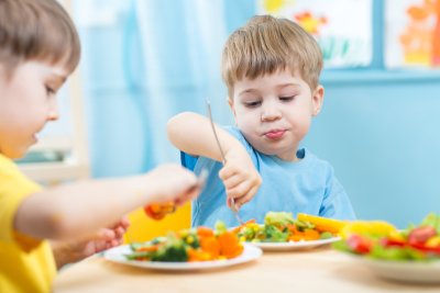 kids children eating vegetables. Credit: Oksana Kuzmina / Shutterstock