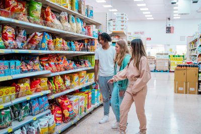 Children in a supermarket. Copyright: Impact on Urban Health