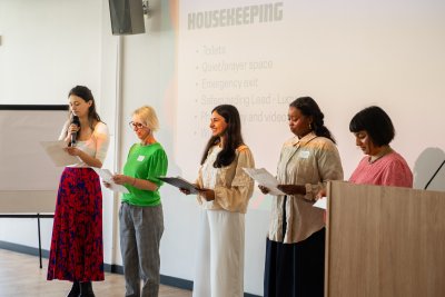 Diana Garduño Jiménez, Tilly Jarvis, Mahnoor Saaed, Idman Abdurahaman and Roshni Shah at the Gathering Table. Credit: Tay Aziz