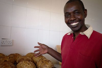 Ujima Bakehouse co-leader Alfonso. Credit: © Anne-Marie Shillito