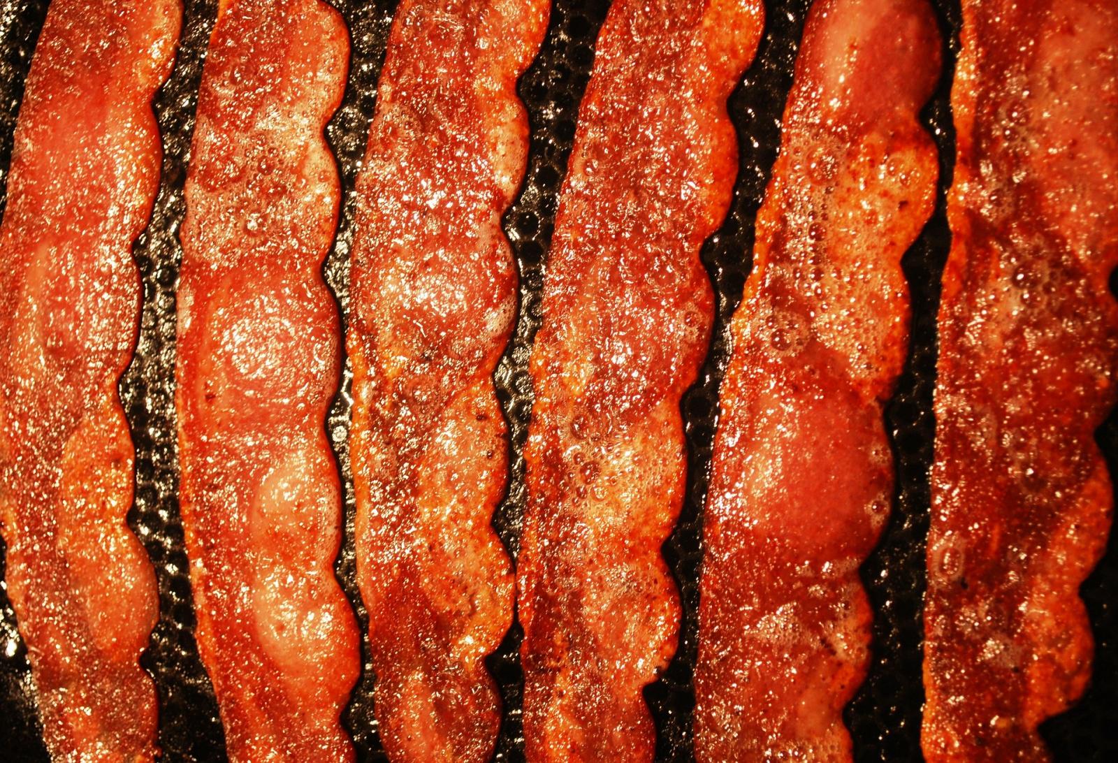 Frying bacon. Photo credit: Pixabay