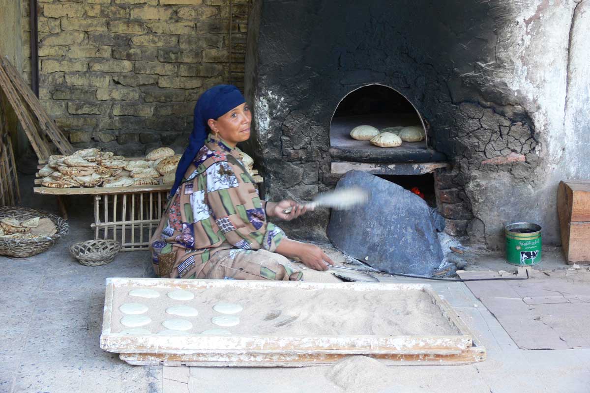 Baking aish baladi by Lars Ploughman