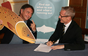 Sustainable fish ambassador Raymond Blanc congratulates Paul Hurren, managing director of the workplace caterer CH&Co, for signing up to the Sustainable Fish City pledge