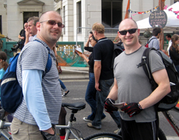 These two cyclists stopped to send their messages to London restaurants. The chap on the right - it was his 40th birthday, and he said he hopes to be eating sustainable fish for many years to come!