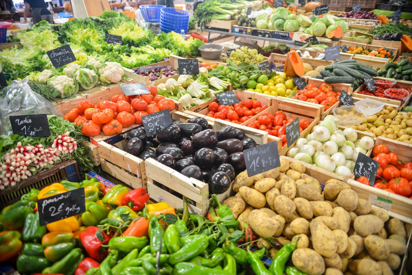 Vegetables in a wholesale market. Photo credit: Pexels