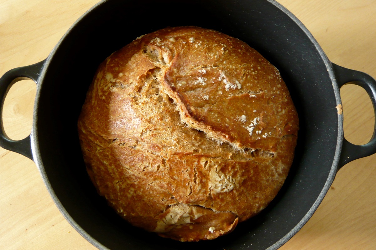 No Knead Bread (Dutch Oven Bread) - Jessica in the Kitchen