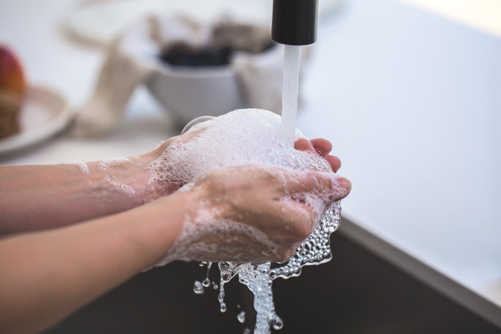 Washing hands. Photo credit: Pexels