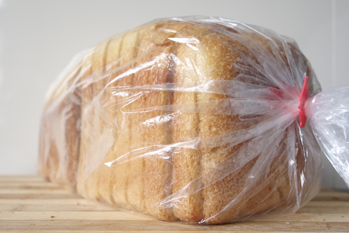 The shelf label says 'sourdough' but is it and what's in it? Photo: Chris Young / realbreadcampaign.org CC-BY-SA 4.0